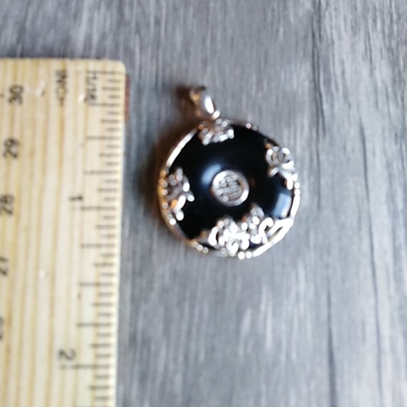 Black Onyx and Sterling Silver pendant - Picture 3 of 3